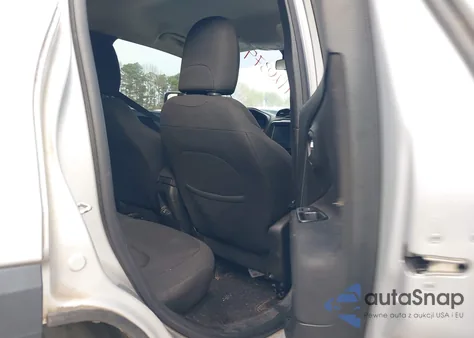 2018 Jeep Renegade Latitude Fwd z USA, uszkodzony, nr VIN ZACCJABH0JPJ19310